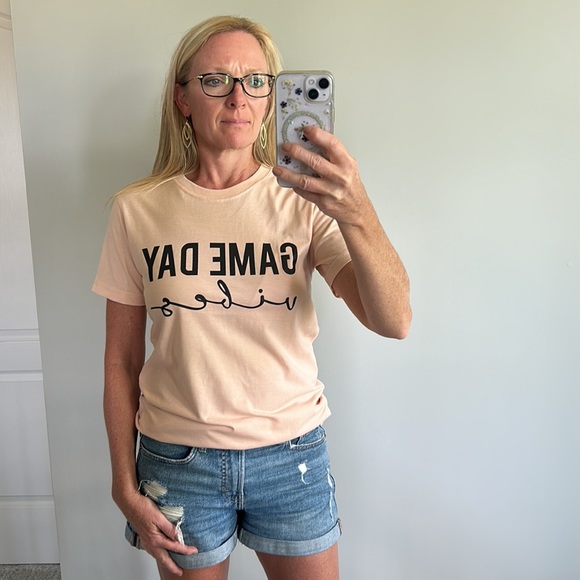 ‘Game Day Vibes’ Short Sleeve Graphic Tee - Picture 2 of 7